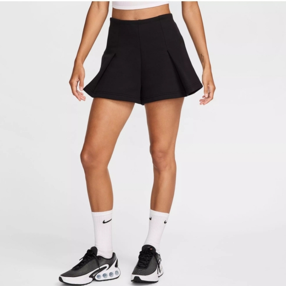 Nike Tech Sportswear Fleece High Rise 3" Black Pleated Shorts Sporty Feminine
